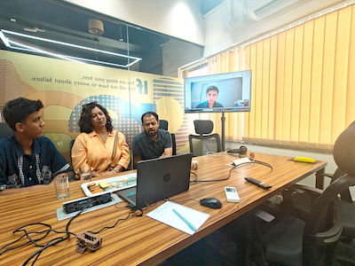 upGrad Nagpur office - student and parents with the counselling team after their study abroad session